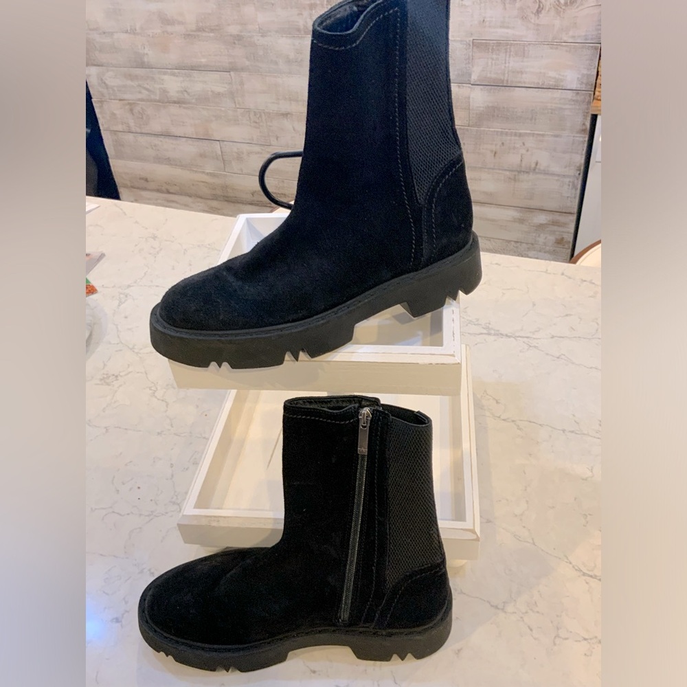 NWT AQUATALIA BLACK SUEDE LUG SOLE BOOTS SIZE 10